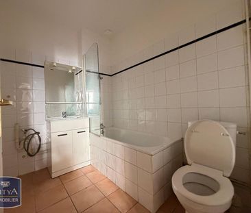 Location Appartement 1 pièce 31m² FONTAINES SUR SAONE 69270 - Photo 2