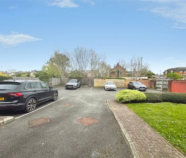 Hummer Road, Egham, Surrey, TW20 9DJ - Photo 1