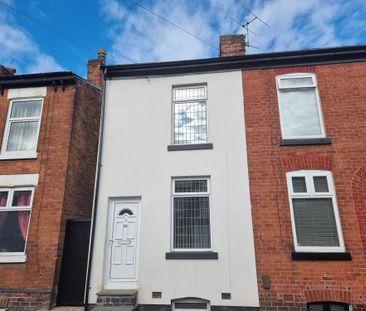 2 bedroom semi-detached house to rent - Photo 4