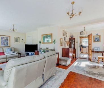 3 Bed Detached House, Park View, LE3 - Photo 2