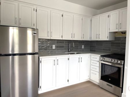 For Lease - 2373 Bloor Street Unit# 2, Toronto, Ontario - Photo 3