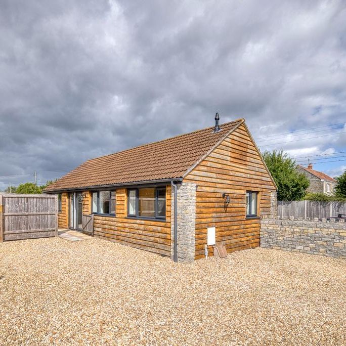 2 bedroom detached house to rent - Photo 1