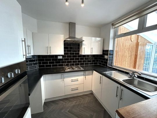 2 bedroom terraced house to rent - Photo 1