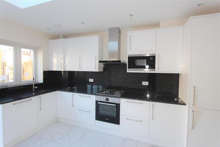 4 bedroom terraced house to rent - Photo 4