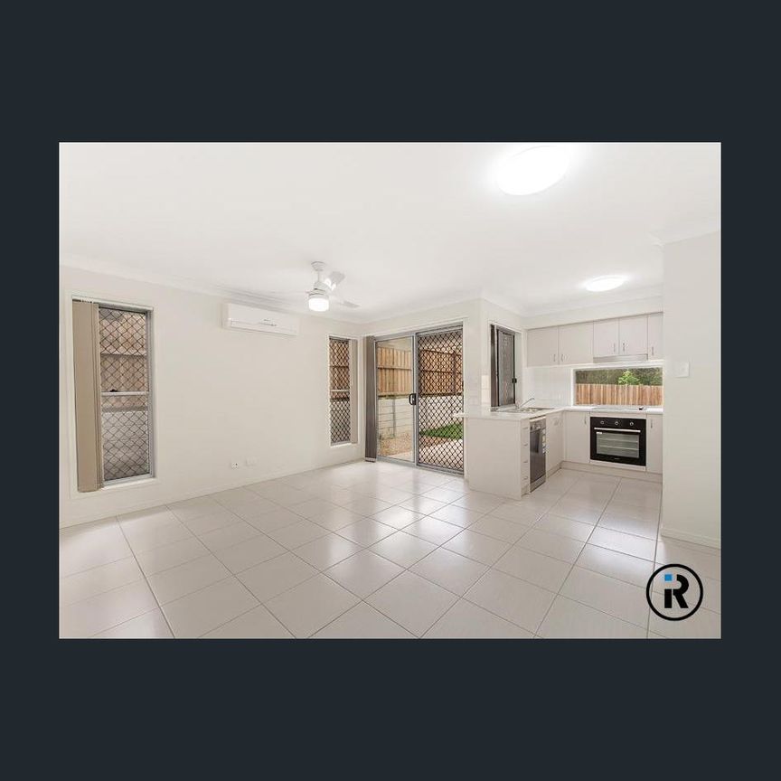 Modern 2 Bedroom Duplex!! - Photo 1