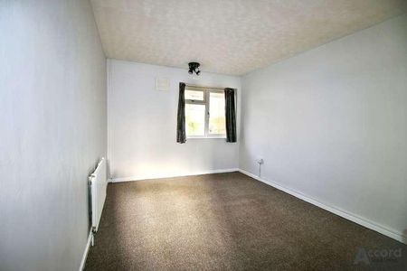 Leyburn Crescent, Romford, RM3 - Photo 5