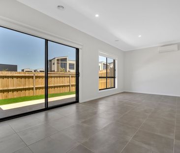 Stylish and Modern Home - Photo 1