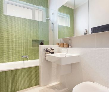 52A Kangaroo Road, Murrumbeena - Photo 2