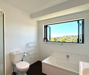 Stunning Modern Two-Storey Home with Mount Views & Bonus Downstairs... - Photo 5