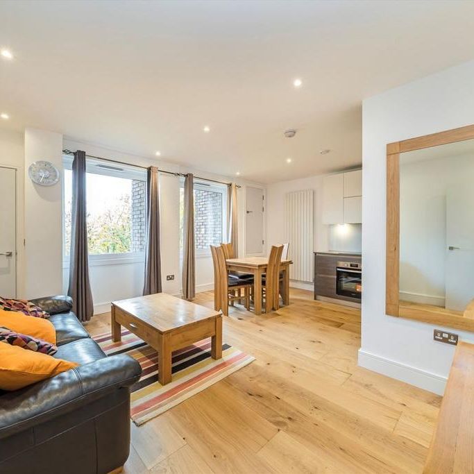 1 bedroom flat to rent - Photo 1