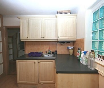 Surly Hall Walk, Windsor, Berkshire,SL4 - Photo 2