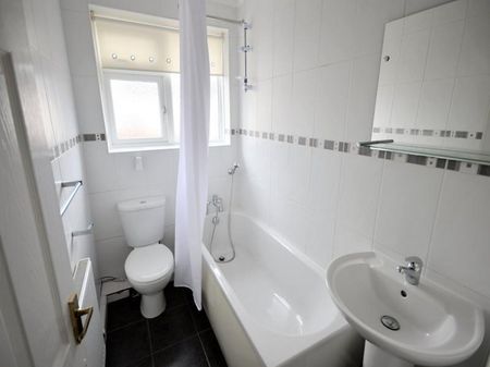 2 Bedroom Apartment Available Arranging tenancy - Photo 5