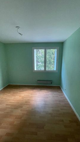 Location Appartement 4 pièces 79m² CHAMALIERES 63400 - Photo 2