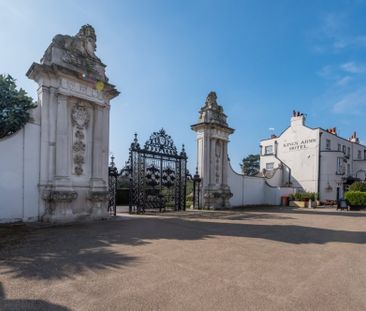 Harrowdene Gardens Teddington TW11 - Photo 6