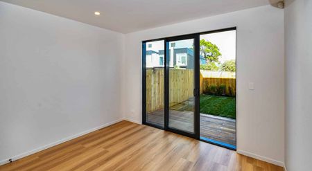 Henderson, 2 bedrooms - Photo 5