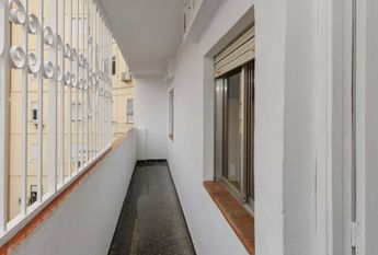 Single room in the center of Valencia