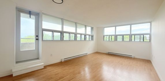 4 1/2 Tout Inclus Et Semi-Meublé à Ste-F - Photo 2