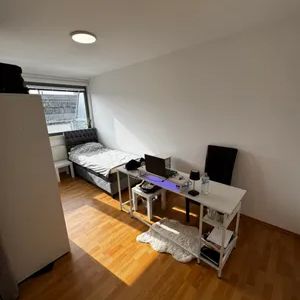 Vienna WG-Zimmer mit Stephansdom-Fernblick - Photo 3