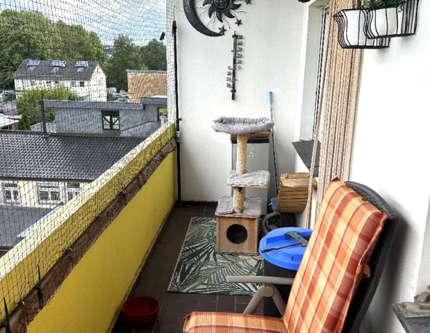 Klassische 3-Zimmer-Wohnung mit Loggia und Garage in zentraler Lage von Leverkusen-Bürrig! - Foto 1