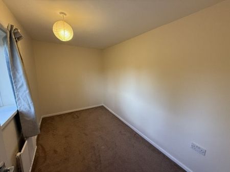 Jermyn Close, Cambridge £1,500 pcm ⓘ The monthly or weekly payment required by the landlord. Read our glossary page , 3 bedrooms, mid terrace house, to let * Tenant info - Photo 3