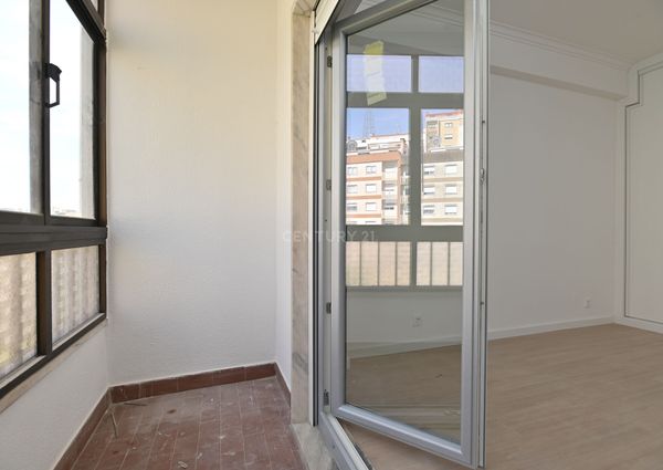 Apartamento T2 para arrendar em Belas concelho de Sintra