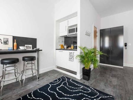 Standard Studio - Photo 5