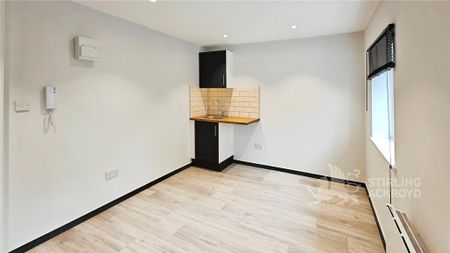 6 bedroom semi-detached house to rent - Photo 3