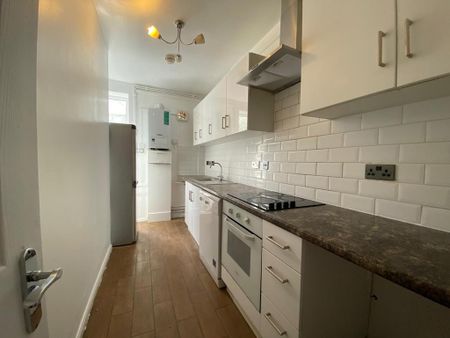 1 bedroom in a house share to rent - Photo 4