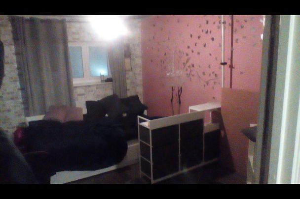 Room in a Shared Flat, Addiscombe Grove, CR0 - Photo 1