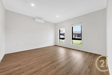 Four Private Ensuites, Step-Free Living & Two Weeks Rent Free! - Photo 3