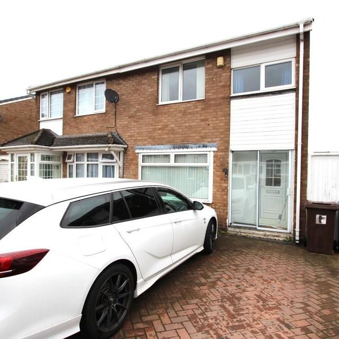 3 bedroom semi-detached house to rent - Photo 1