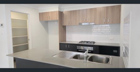 2 BRAND NEW DUPLEX - EACH $675 PER WEEK AVAIL NOW - Photo 5