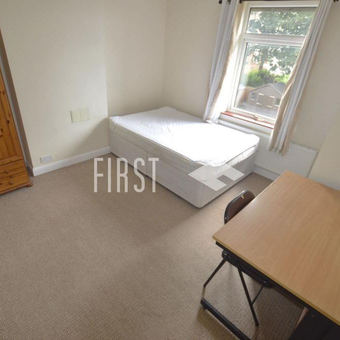 4 bedroom semi-detached house to rent - Photo 1