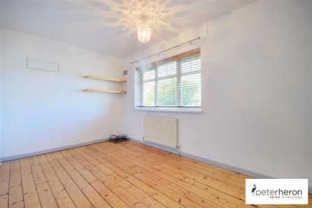 3 bedroom semi-detached house to rent - Photo 5