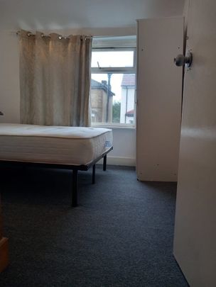 Room in a Shared House, Bensham Lane, CR7 - Photo 1