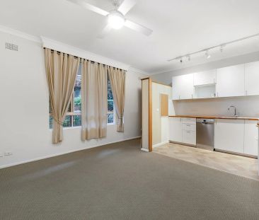 Cozy One Bedroom Unit in Heart of Hornsby - Photo 2
