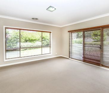 7 Collins Way, Orange. - Photo 3