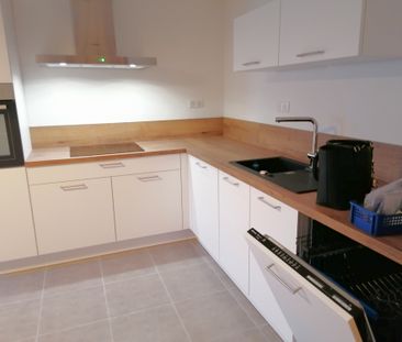 Location Appartement 3 pièces 106m² - Photo 2