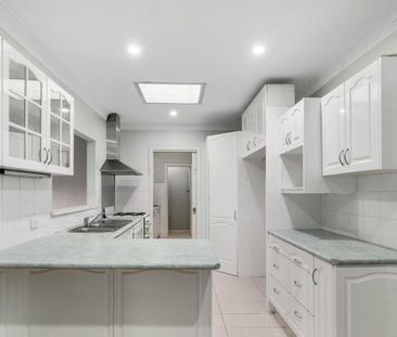 Comfort, Convenience & Space in Blackburn North! - Photo 1