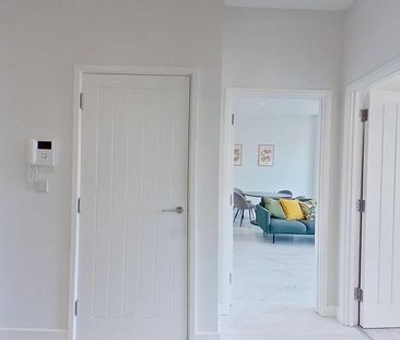 2 bedroom flat to rent - Photo 2