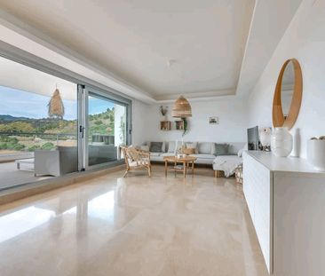Middle Floor Apartment in Benahavís - Photo 6