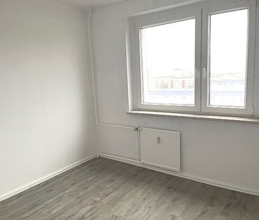 3 Zimmer in der 7 Etage renoviert , mit Aufzug - Photo 2