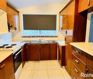 Spacious Family Home, freshly painted with new carpets in a great l... - Photo 2