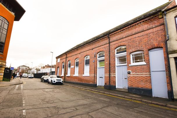 Wellington Street - Photo 1