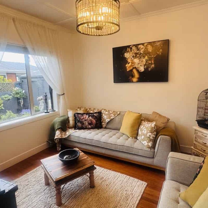 Beauty on Bourke - Photo 1