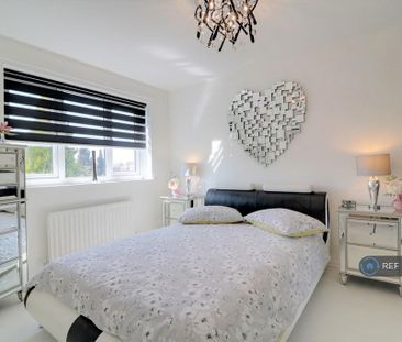3 bedroom detached house to rent - Photo 5