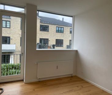 Lys og rummelig 3-værelses lejlighed på 1. sal - Foto 2