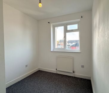 Barrington Close, Taunton - Photo 5