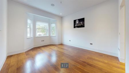 5 bedroom detached house to rent - Photo 5