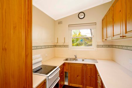 28 Boundary Road, Mortdale NSW 2223 - House For Rent | Domain - Photo 3